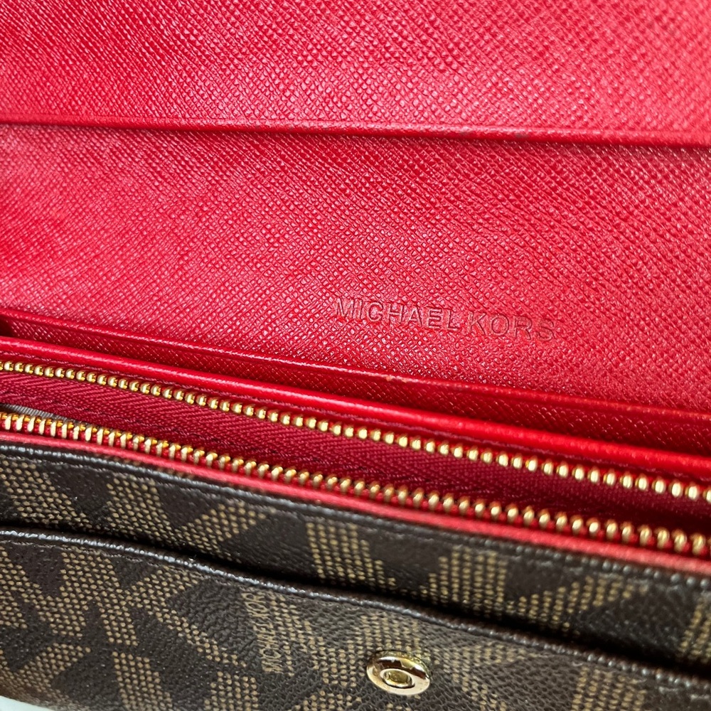 Michael Kors Brown Signature Jet Set Coated Canvas Wallet w/Red & Tan Interior - Picture 8 of 11